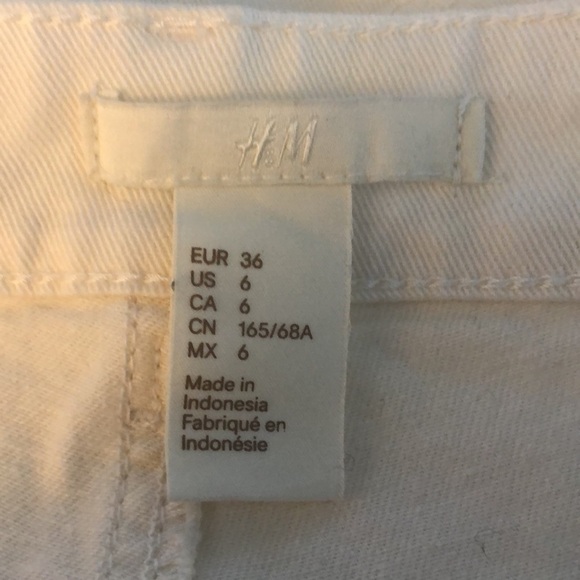H&M‎ White Jean Shorts - Picture 4 of 5